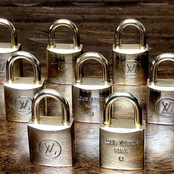 LOUIS VUITTON Vintage LV Lock 200 Series - In Case You’re ISO LV LOCK PADLOCK - Picture 11 of 17